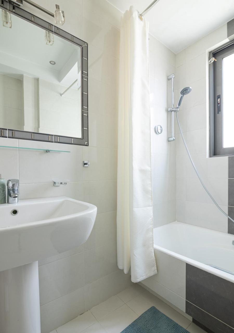 Elegant Apt 50Meters Close Acropolis アテネ エクステリア 写真