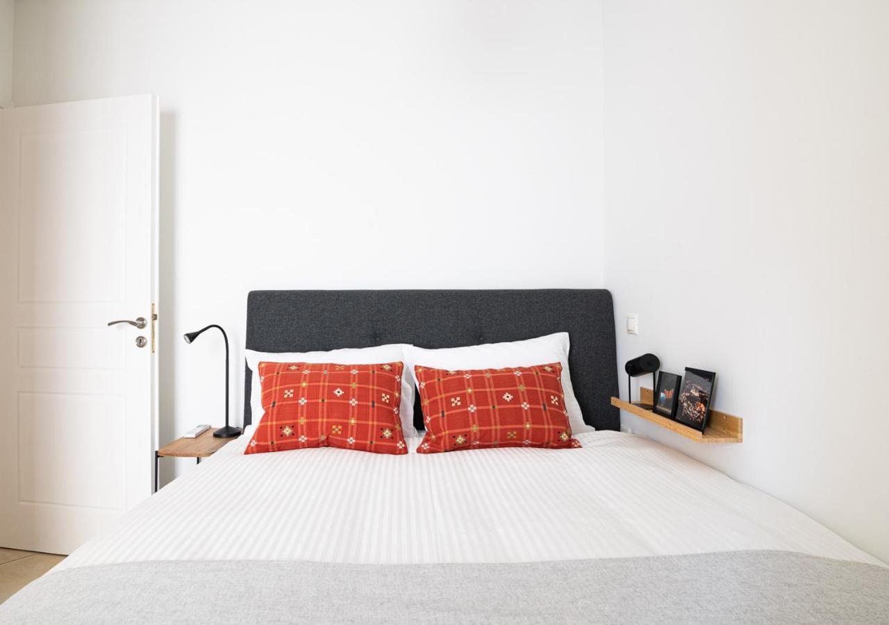 Elegant Apt 50Meters Close Acropolis アテネ エクステリア 写真