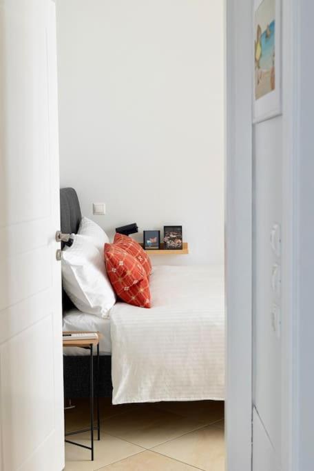 Elegant Apt 50Meters Close Acropolis アテネ エクステリア 写真