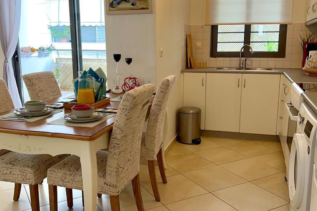 Elegant Apt 50Meters Close Acropolis アテネ エクステリア 写真